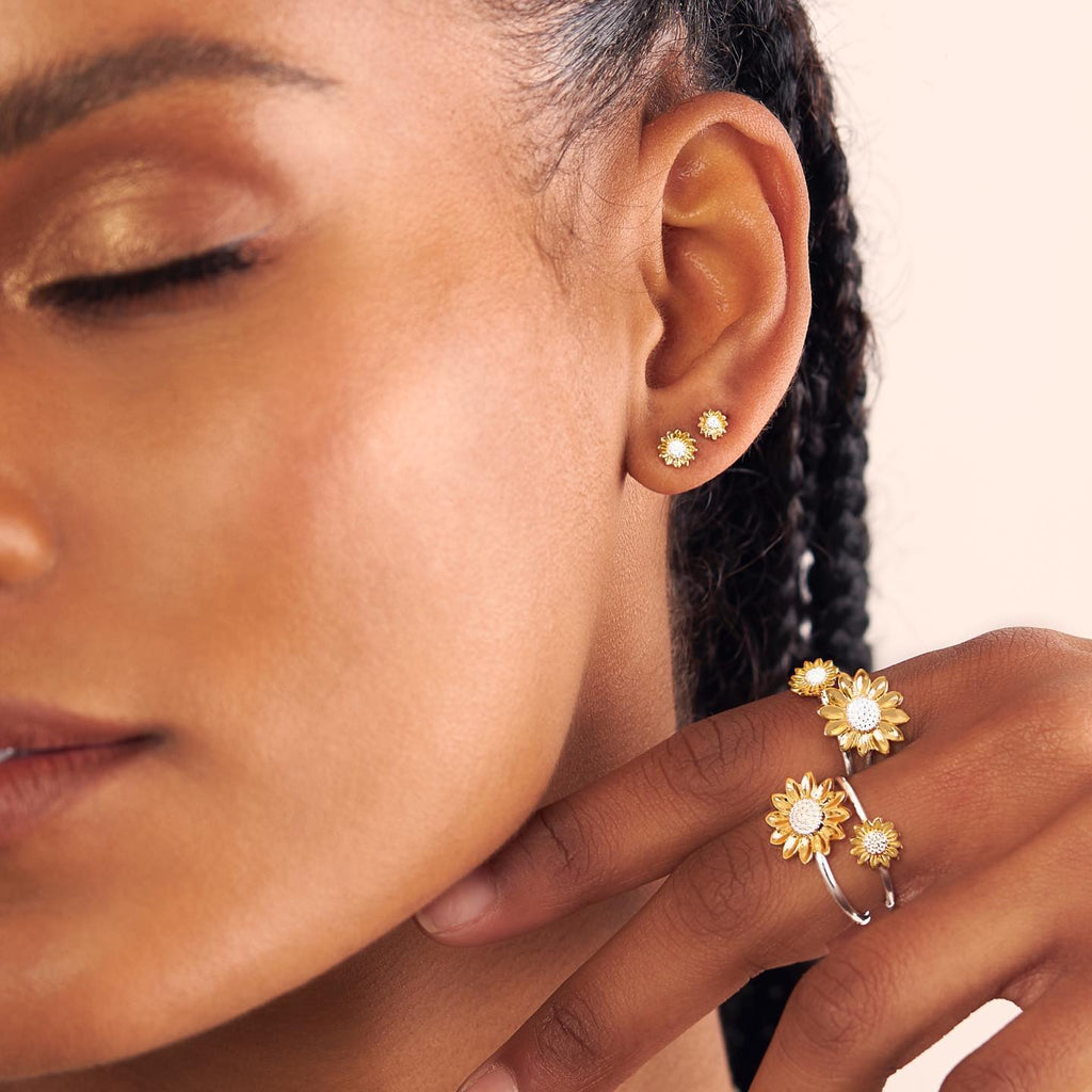 GUIDE TO CREATING AN EFFORTLESS EARRING STACK - – The Gatherer’s Grove